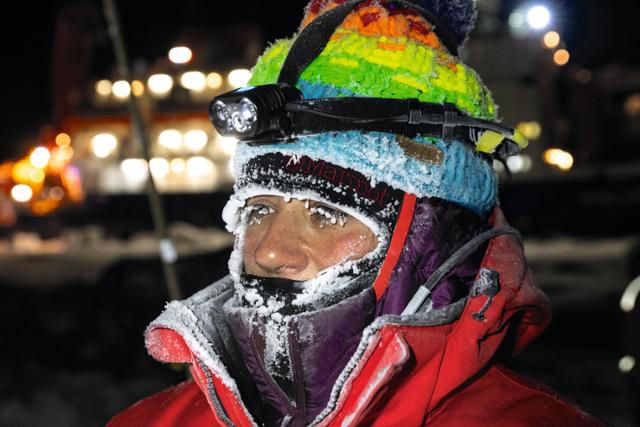 극야 극한의 추위 속에서 살아남기 위해서는 서로가 서로에게 끊임없이 경고해야 한다. 동아시아 제공