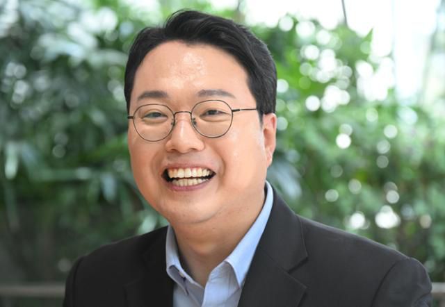 천하람 개혁신당 당선자가 24일 국회 의원회관에서 인터뷰를 하고 있다. 고영권 기자