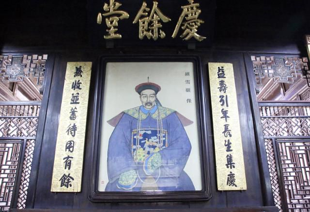 항저우의 약국 호경여당의 호설암 초상. ⓒ최종명