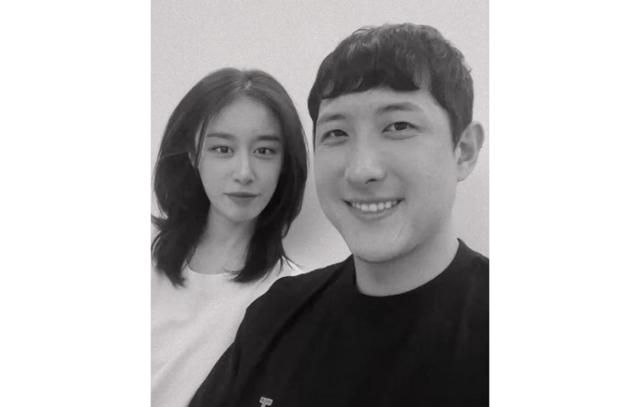 지연 측이 황재균과의 이혼설과 관련해 사실무근이라는 입장을 밝혔다. 지연 SNS