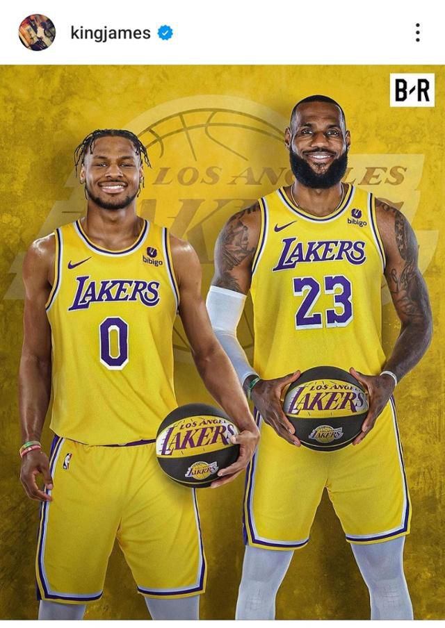 르브론 제임스가 지난달 28일 자신의 사회관계망서비스(SNS)에 아들 브로니 제임스와 나란히 LA 레이커스 유니폼을 입고 있는 합성 사진을 올렸다. 르브론 SNS 캡처