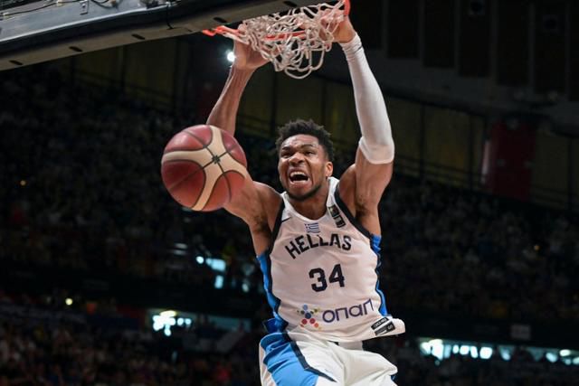 그리스 농구대표팀으로 뛰고 있는 야니스 아데토쿤보. AFP 연합뉴스