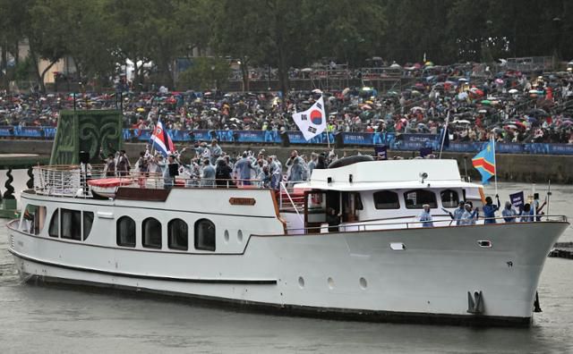 개회식 당시 한국 선수단이 입장하는 모습. 파리=서재훈 기자