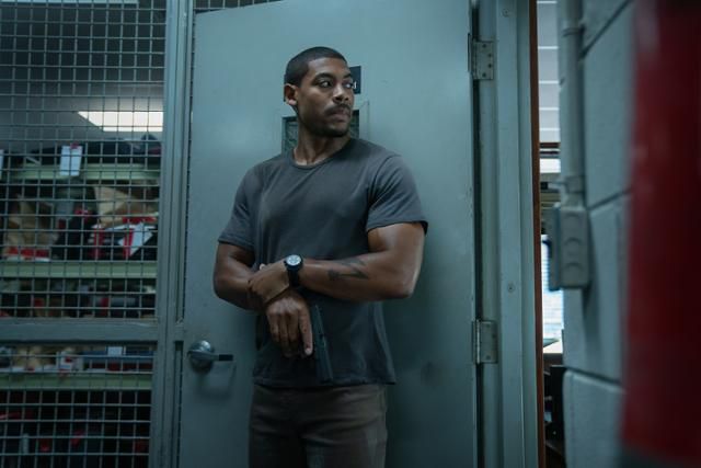 테리는 새로 알게 된 지인과 자신을 지키면서 복수에 성공할 수 있을까. 넷플릭스 제공