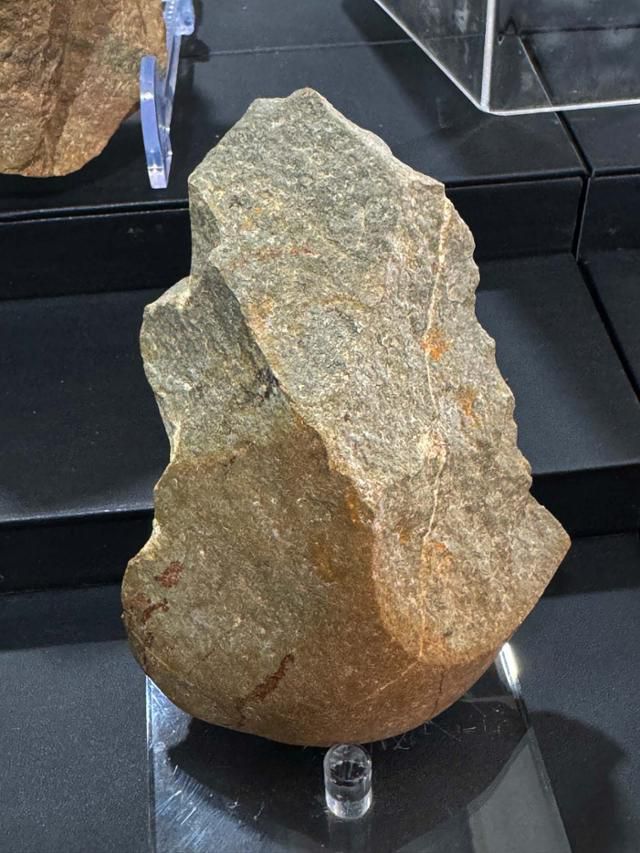 쓰촨 타오후아허 유적의 주먹도끼.