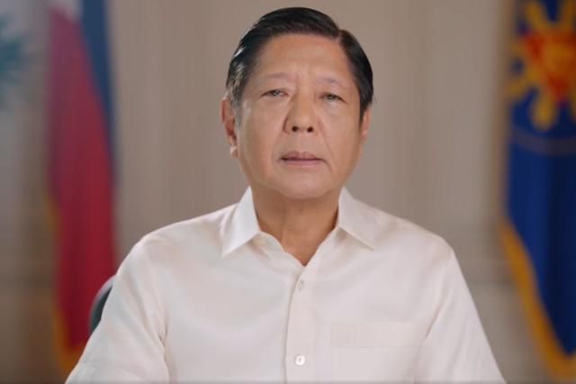 페르디난드 마르코스 주니어 필리핀 대통령이 25일 영상 성명을 통해 사라 두테르테 부통령의 암살 위협 발언을 비판하고 있다. 필리핀 대통령궁 제공
