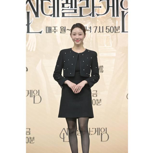 2일 KBS2 '신데렐라 게임' 제작발표회가 온라인으로 진행됐다. 행사에는 이현경 감독과 나영희 한그루 최상 지수원 김혜옥 최종환 박리원 권도형이 참석했다. 작품은 원수에 의해 가짜 딸로 이용당해 복수의 화신이 된 여자가 진정한 복수의 의미를 깨달으며 성장, 치유하는 이야기를 다뤘다. KBS 제공