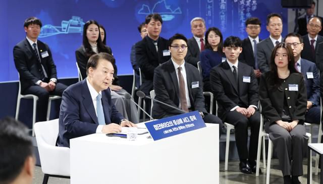 윤석열 대통령이 3월 충북 청주시 동부창고에서 '스물네 번째 국민과 함께하는 민생토론회'를 열고 '첨단 바이오의 중심에 서다'를 주제로 발언하고 있다. 서재훈 기자