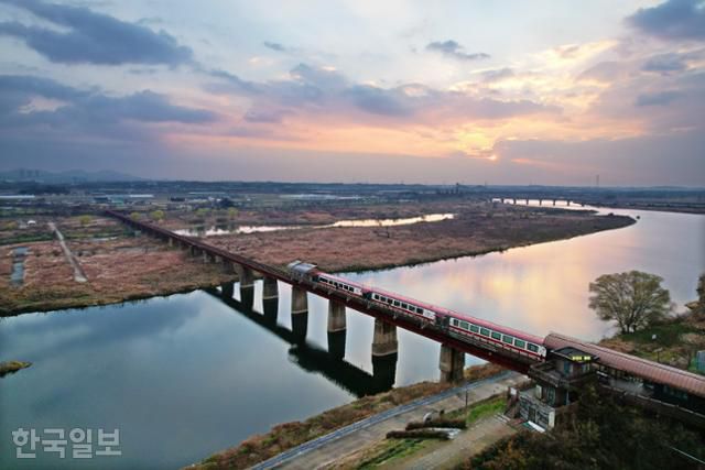 비비정에서 보는 만경강 노을.