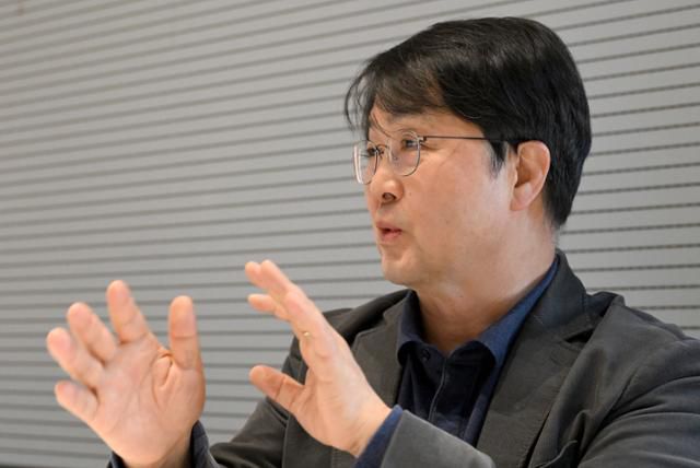 과학기술학자로서 오랫동안 재난을 연구해 온 홍성욱 서울대 과학학과 교수는 기술재난을 연구하는 '기술재난 연구센터' 설립을 촉구했다. 서재훈 기자