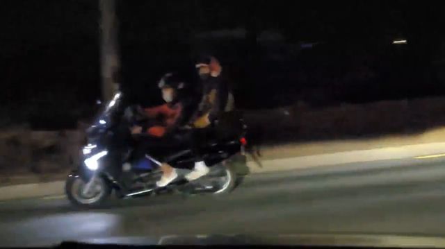 1일 오전 2시쯤 대구 달서구 갈산동에서 경찰이 폭주 행위를 단속하는 모습. 경찰청 제공 영상 캡처