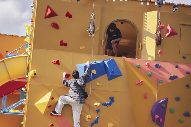 '대환장 기안장'은 울릉도 기안장에서 기안84 진 지예은이 숙박객들과 펼치는 민박 버라이어티다. '효리네 민박'을 연출한 정효민 PD, 윤신혜 작가와 기안84가 만났다. 넷플릭스 제공