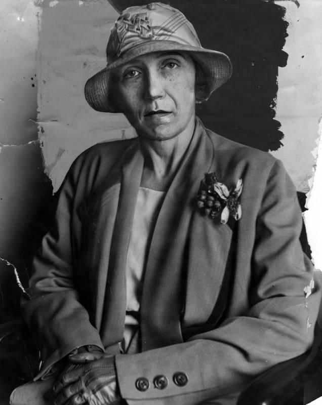 크리스틴 콜린스. 로스앤젤레스 공립도서관