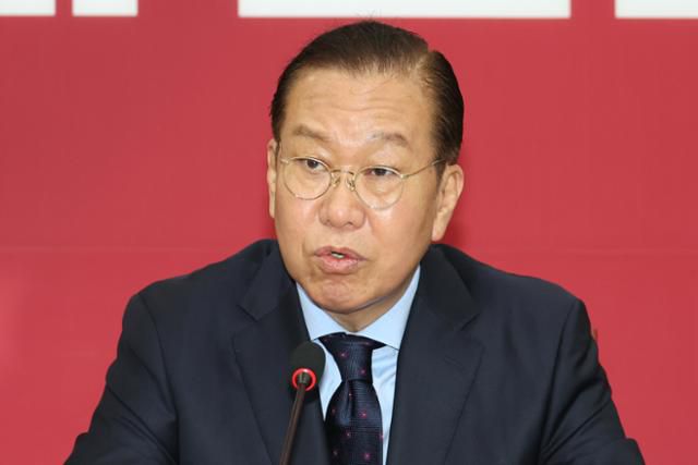 권영세 국민의힘 비상대책위원장이 1일 서울 여의도 국회에서 열린 비상대책위원회의에서 발언하고 있다. 뉴스1