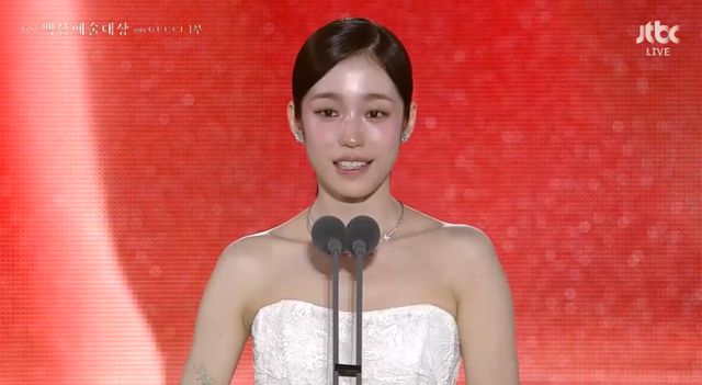 노윤서가 '제61회 백상예술대상'에서 신인연기상의 주인이 됐다. JTBC 캡처