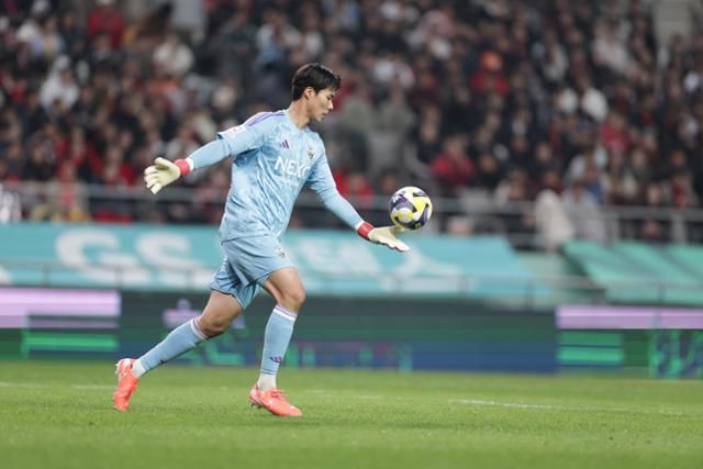 전북의 골문을 걸어 잠그고 있는 골키퍼 송범근. 한국프로축구연맹 제공