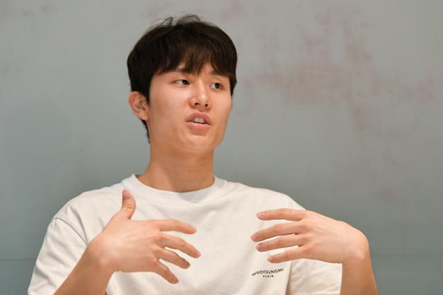 양준석이 20일 서울 중구 한국일보 본사에서 '28년 무관의 한'을 풀어낸 과정을 설명하고 있다. 남동균 인턴기자