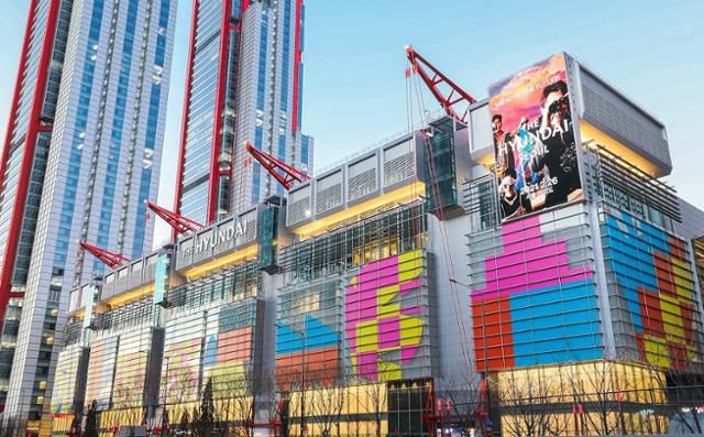 서울 영등포구 여의도에 있는 더현대 서울 모습. 현대백화점 제공