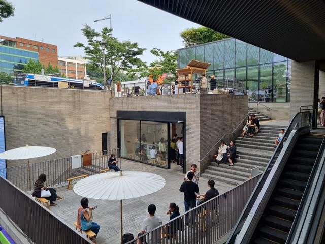 일본의 유명 서점 츠타야가 서울 용산구 나인원한남에서 5월 30일~7월 13일 총 45일간 팝업 매장을 연다. 송옥진 기자