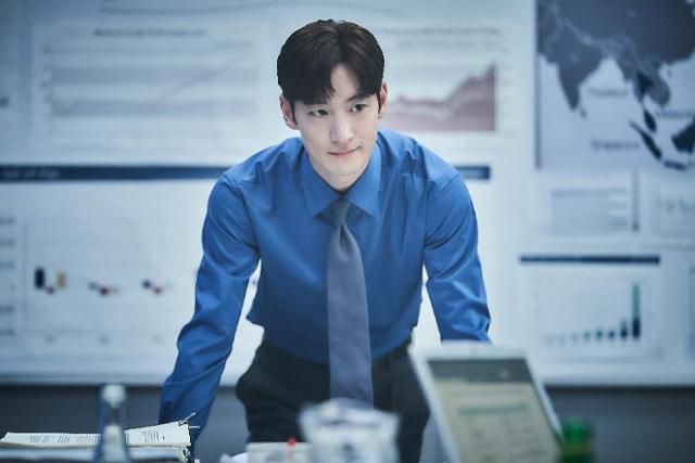 이제훈이 '소주전쟁'에서 인범 역을 맡아 활약을 펼쳤다. '소주전쟁' 스틸컷