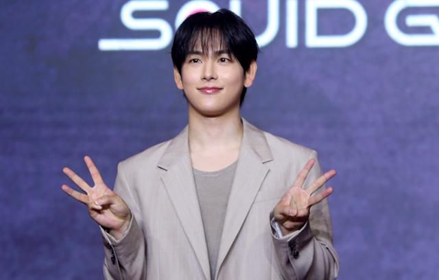 배우 임시완이 9일 오전 서울 용산구 드래곤시티에서 열린 넷플릭스 시리즈 오징어게임 시즌3(감독 황동혁) 제작발표회에서 포즈를 취하고 있다. 뉴시스