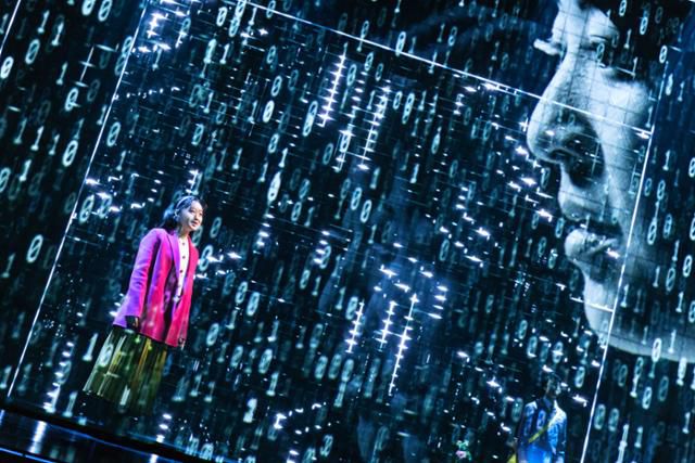 '어쩌면 해피엔딩'의 미국 뉴욕 브로드웨이 공연 '메이비 해피엔딩'. ⓒMatthew Murphy and Evan Zimmerman