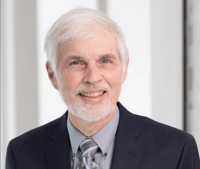 켄트 존스 미국 뱁슨칼리지 명예교수. 뱁슨칼리지 홈페이지