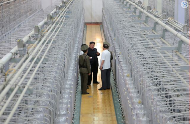 북한 노동신문은 2024년 9월 13일 김정은 국무위원장이 핵물질연구소를 현지 지도했다고 보도했다. 평양=노동신문 뉴스1