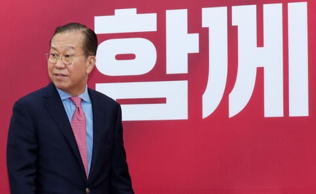 윤석열 정부 통일부 장관을 맡았던 권영세 국민의힘 의원이 5월 10일 국회에서 기자회견을 하고 있다. 뉴스1