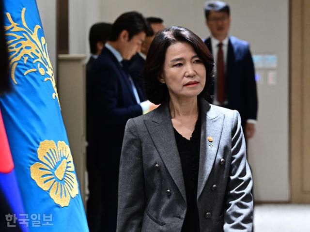 5일 서울 용산 대통령실청사에서 열린 이재명 정부 첫 국무회의에 이진숙 방송통신위원장이 참석하고 있다. 왕태석 선임기자