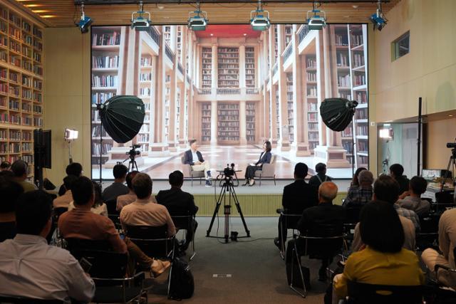 김정상 듀크대 교수가 출연한 27일 ‘프로페썰說’ 녹화 현장 모습. 최종현학술원 제공