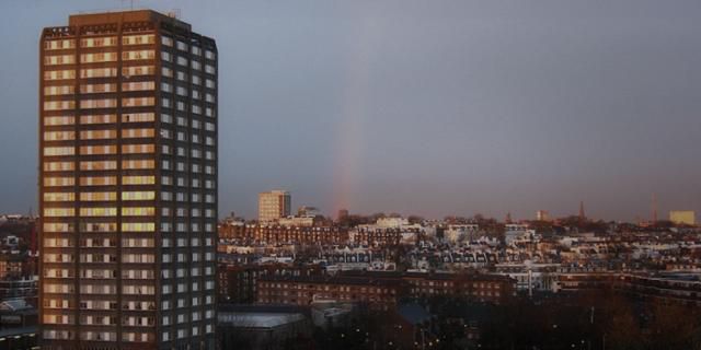 영국 런던 북켄싱턴 지역에 있는 그렌펠은 노동자 계층이 주로 거주하던 고층 아파트로 막힘없는 전망이 일품이었다. 넷플릭스 제공