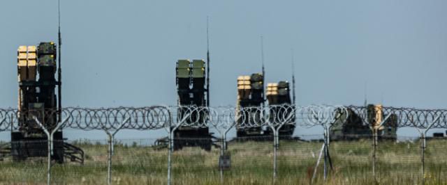 2022년 6월 우크라이나 국경에서 60여 ㎞ 떨어진 폴란드 동남부 지역인 제슈프-야시온카 공항에 대공미사일 패트리엇이 배치돼 있다. 제슈프= 연합뉴스