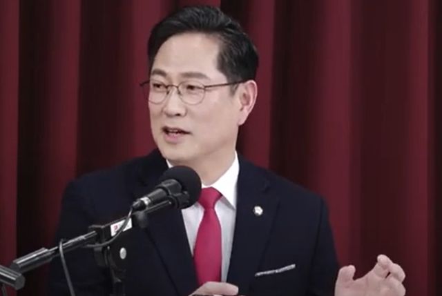 박수영 국민의힘 의원이 4월 14일 TV조선 유튜브 '뉴스트라다무스'에 나와 한덕수 당시 대통령 권한대행 국무총리의 대선 후보 경쟁력에 대해 발언하고 있다. 유튜브 '뉴스트라다무스' 채널 캡처