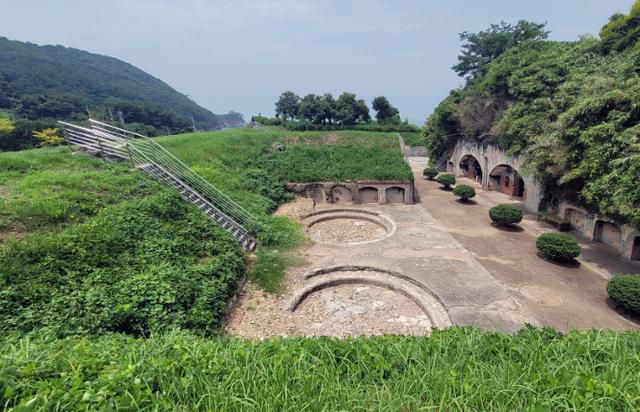 부산 가덕도 외양포 일본군 포진지. 안창모 제공