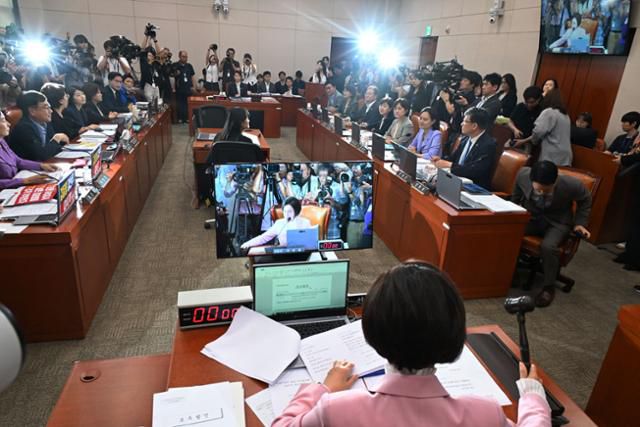 14일 국회 여가위에서 강선우 여가부장관 후보자에 대한 인사청문회가 열리고 있다. 고영권 기자