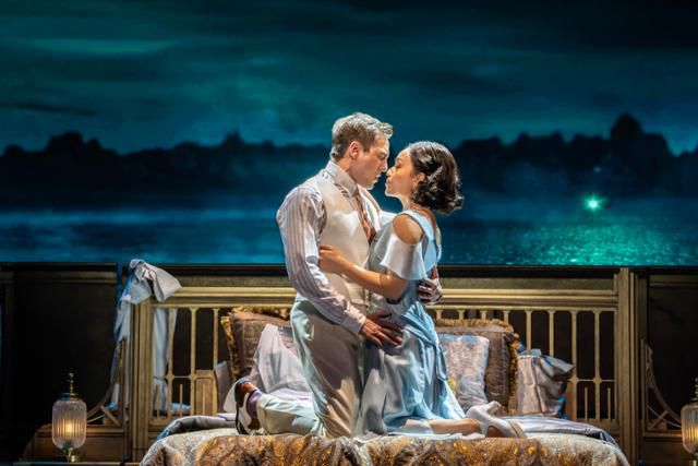 뮤지컬 '위대한 개츠비' 런던 공연의 한 장면. 오디컴퍼니 제공. ⓒJohan Persson