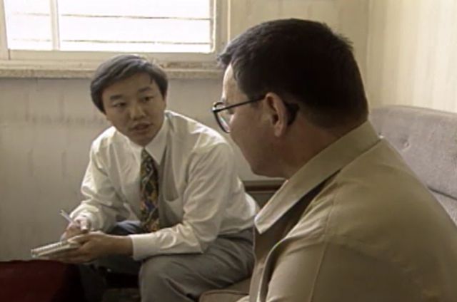 1995년 경북 청송 제1보호감호소에 수감 중이던 최바오로씨가 검정고시에서 전국 수석을 차지한 뒤 KBS와 인터뷰를 하고 있다. 1995년 6월 5일 KBS 9시 뉴스 방송 화면 캡처