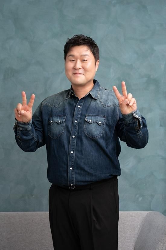 윤경호는 늘 노력하고 연구하는 배우다. NEW 제공