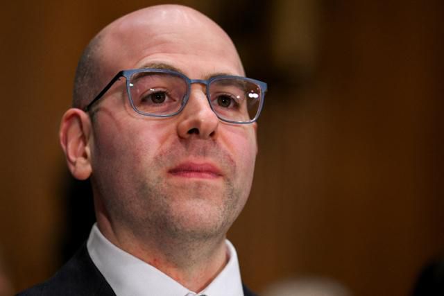 미국 백악관 경제자문위원회(CEA) 위원장 후보자였던 2월 27일 미 연방 상원 은행·주택·도시문제위원회 인사 청문회에 출석해 증언하고 있는 스티븐 마이런 미 연방준비제도(Fed·연준) 이사 후보자. 로이터 연합뉴스 자료사진