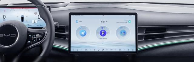 12.8인치 널찍한 회전식 중앙 디스플레이와 덴마크 프리미엄 오디오(다인오디오)의 고출력 사운드를 탑재했다. BYD코리아 홈페이지