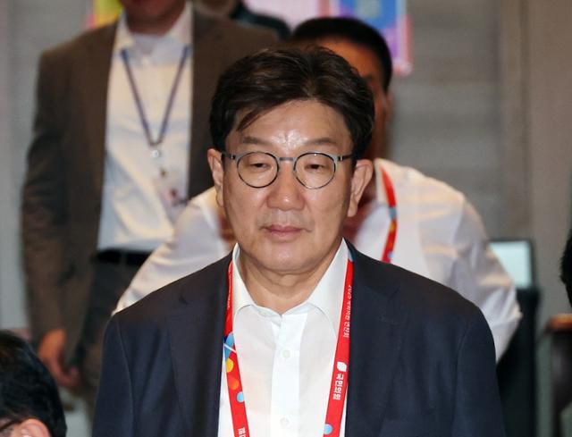 권성동 국민의힘 의원이 28일 인천국제공항공사 항공교육원에서 열린 2025 국민의힘 국회의원 연찬회에 참석하고 있다. 연합뉴스