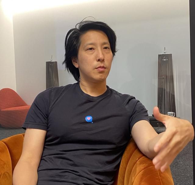 카카오, 쿠팡, 토스 등 한국 대표 컨슈머테크 기업을 성장시킨 미국의 유명 VC 굿워터캐피털에서 7년째 근무하고 있는 스콧 샤오 수석투자심사역이 15일 미국 캘리포니아주(州) 마운틴뷰 구글 본사에서 한국일보와 인터뷰하고 있다. 실리콘밸리=박지연 특파원