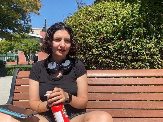 27일 미국 캘리포니아주(州) 새너제이주립대 캠퍼스에서 만난 컴퓨터과학 석사과정 디에나 옴런이 AI가 바꿔놓은 취업시장에 대해 말하고 있다. 실리콘밸리=박지연 특파원