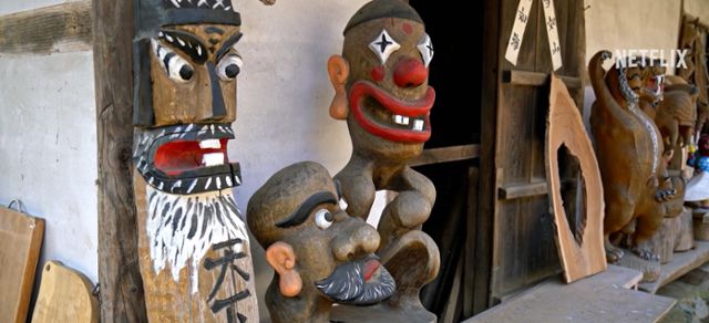 메기 강 감독이 애니메이션 'K팝 데몬 헌터스' 제작 전 제작팀 10명과 함께 한국을 찾아 민속촌을 둘러보고 찍은 영상. 넷플릭스 영상 캡처