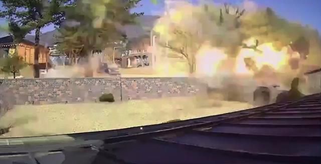 3월 6일 경기도 포천시 이동면 노곡리 민가에 한미연합훈련에 참가한 공군 KF-16 전투기에서 비정상적으로 투하된 폭탄이 폭발하는 장면이 잡혔다. 연합뉴스