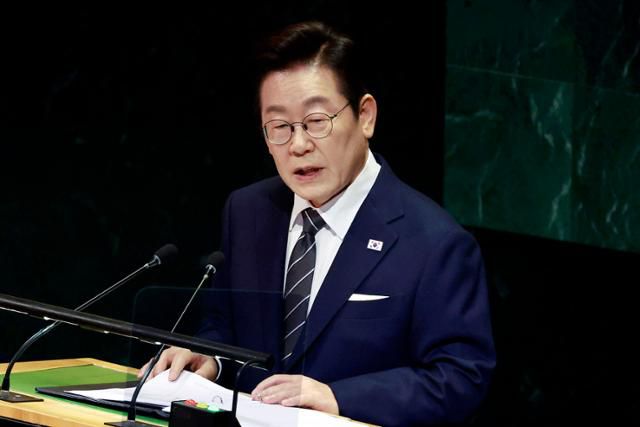 지난달 23일(현지시간) 이재명 대통령이 미국 뉴욕 유엔본부 총회장에서 기조연설을 하고 있다. 이 대통령은 이날 한반도 비핵화 등을 골자로 한 '엔드(END) 이니셔티브'를 발표했다. 뉴욕=연합뉴스