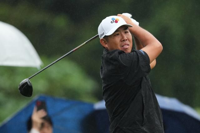 안병훈이 11일 일본 요코하마의 요코하마 컨트리클럽에서 열린 미국프로골프(PGA) 투어 베이커런트 클래식 3라운드 2번 홀에서 티샷하고 있다. 요코하마=AP 뉴시스