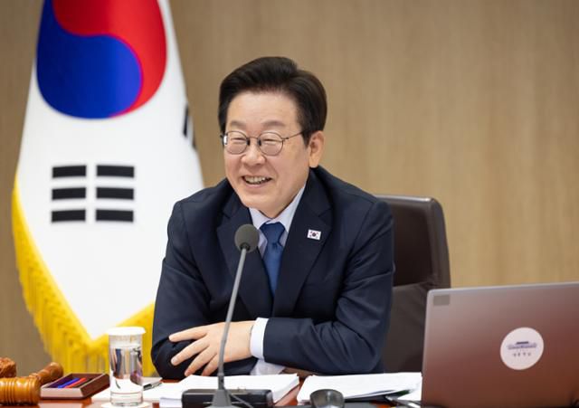 이재명 대통령이 21일 서울 용산 대통령실 청사에서 열린 국무회의에서 발언하고 있다. 대통령실 제공