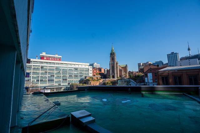 리모델링하기 전의 '페이지 명동' 3층 야외 공간. 노경 제공